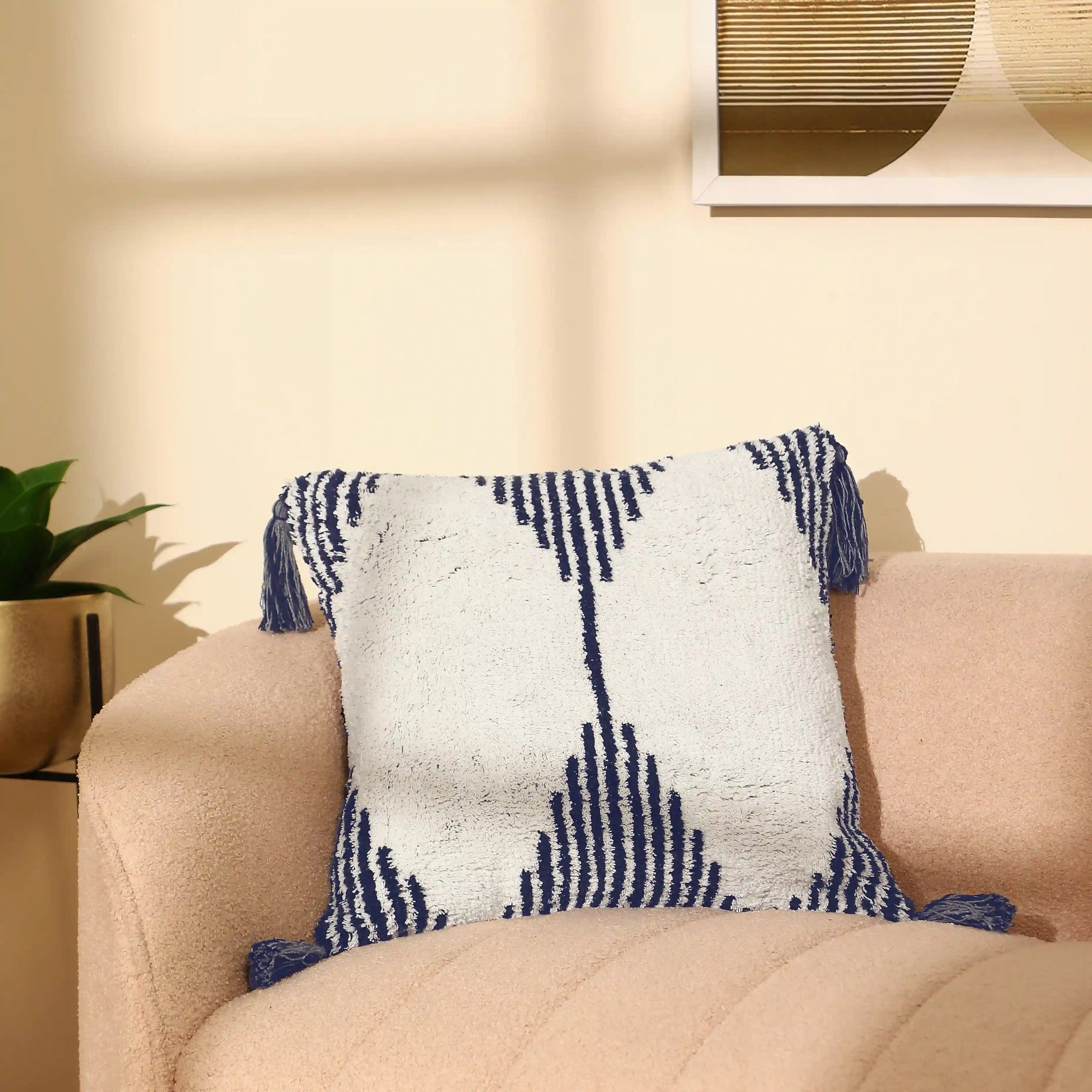 Vissencia 100% Cotton Knitted Cushion Cover | Triangle Nest Ash / Cushion Cover (41cm x 41cm)
