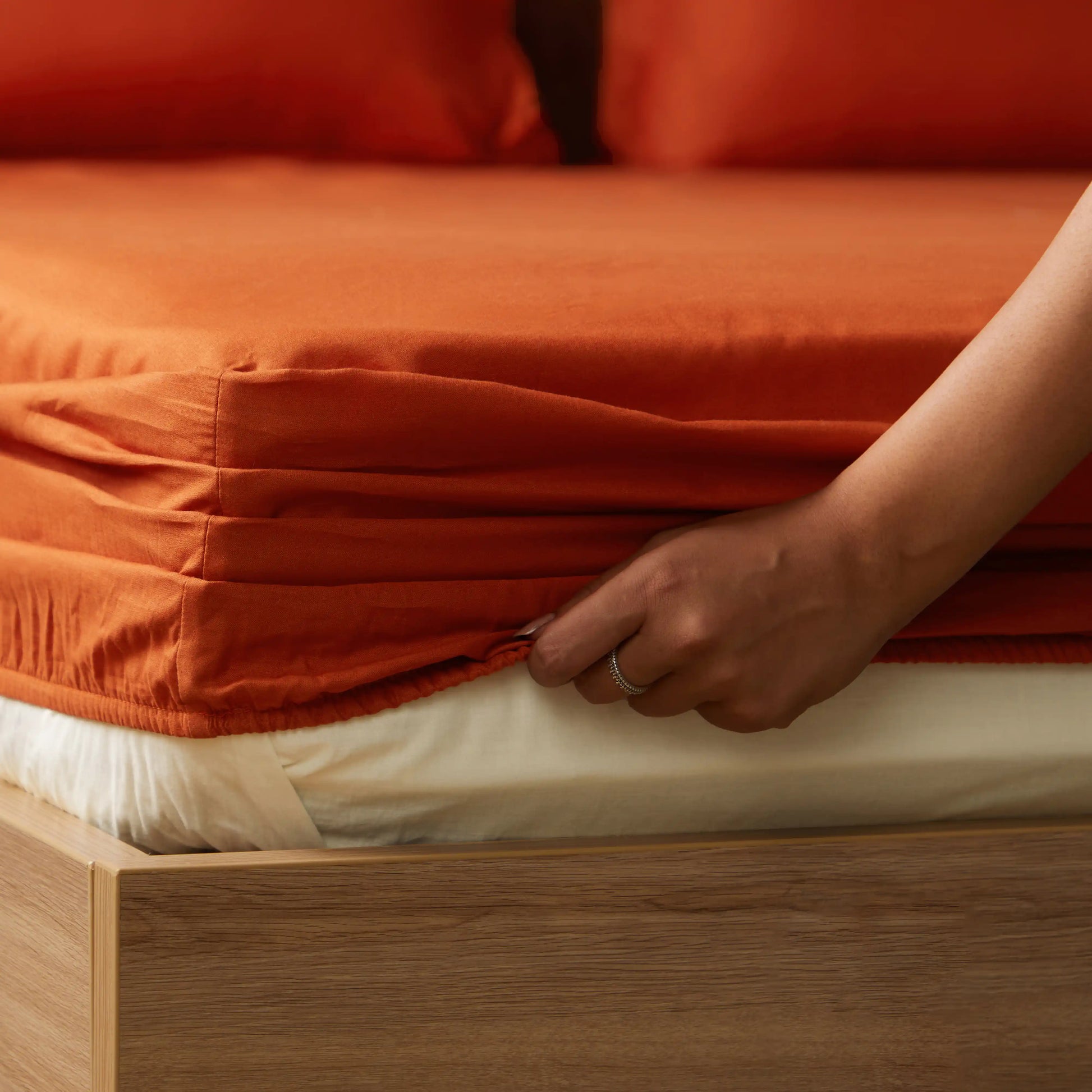 Paleto | Everyday Hues Solid Dyed Cotton Fitted Sheet Set-Rust Rust / King