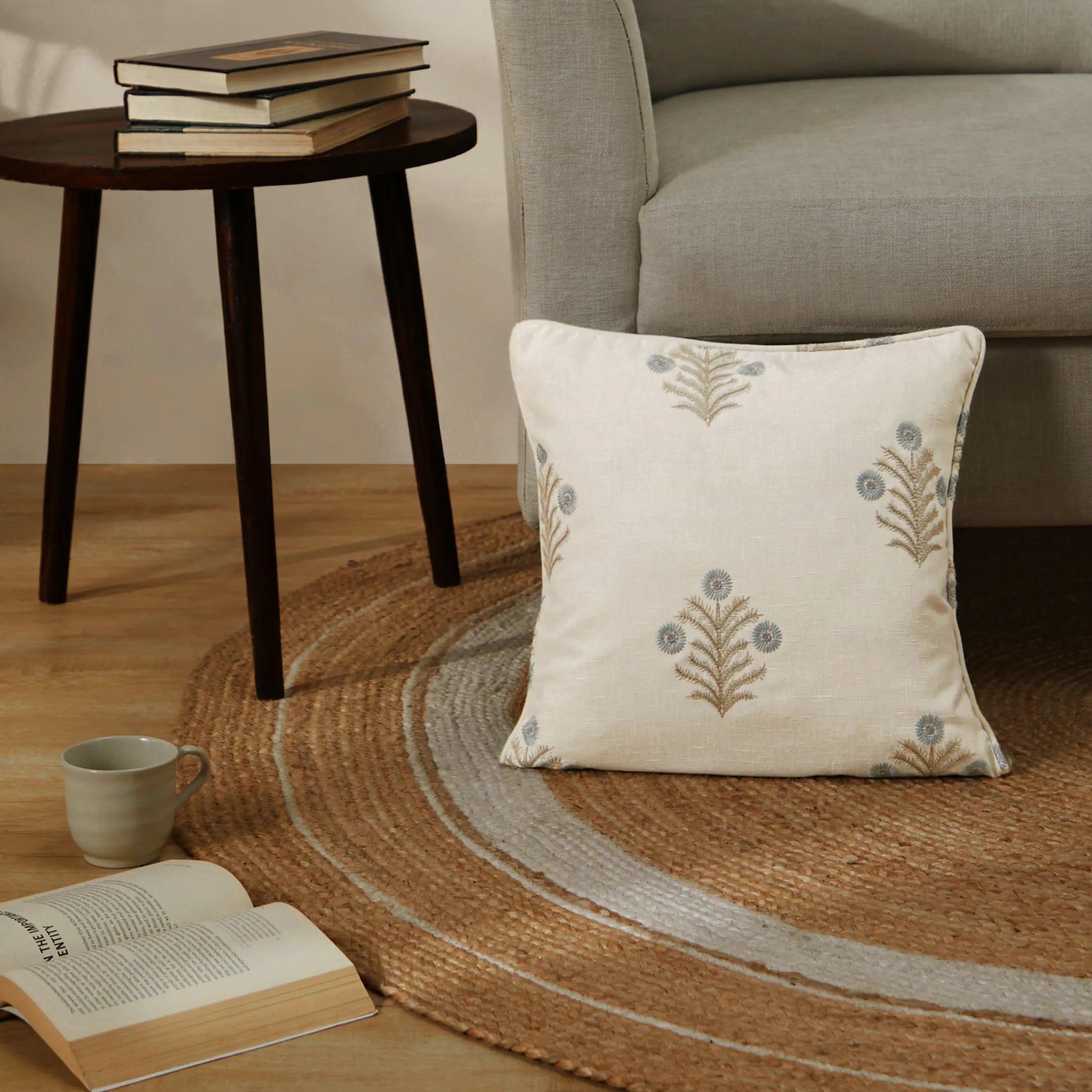 Vissencia Embroidered Cushion Cover | Threaded Bloom Ocean / Cushion Cover (41cm x 41cm)