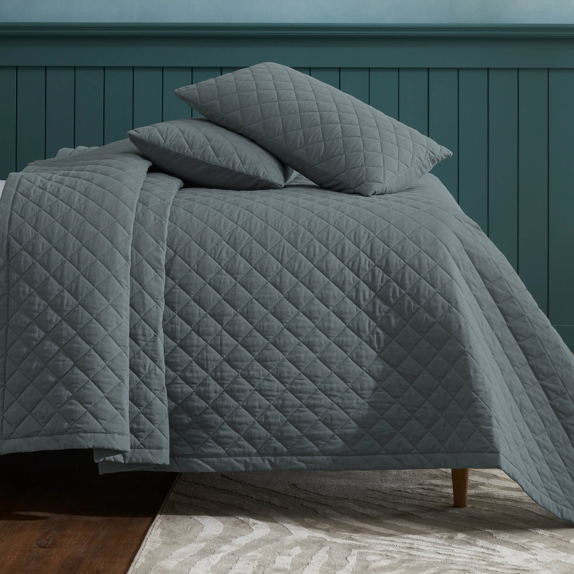 Nuvola | Luxurious Solid Dyed Diamond Quilted Cotton Bedcover Set Charcoal