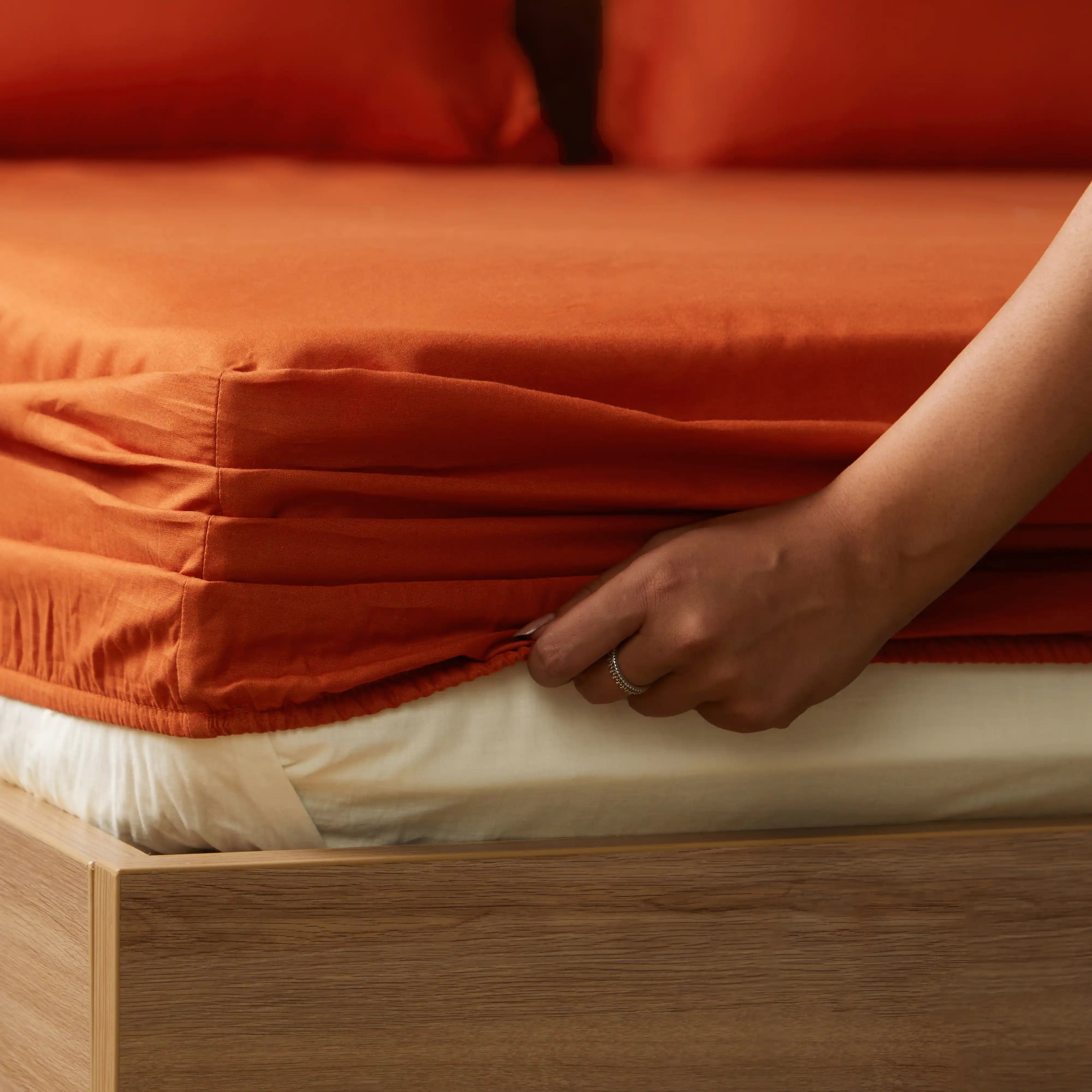 Paleto | Everyday Hues Solid Dyed Cotton Fitted Sheet Set-Rust Rust / Queen