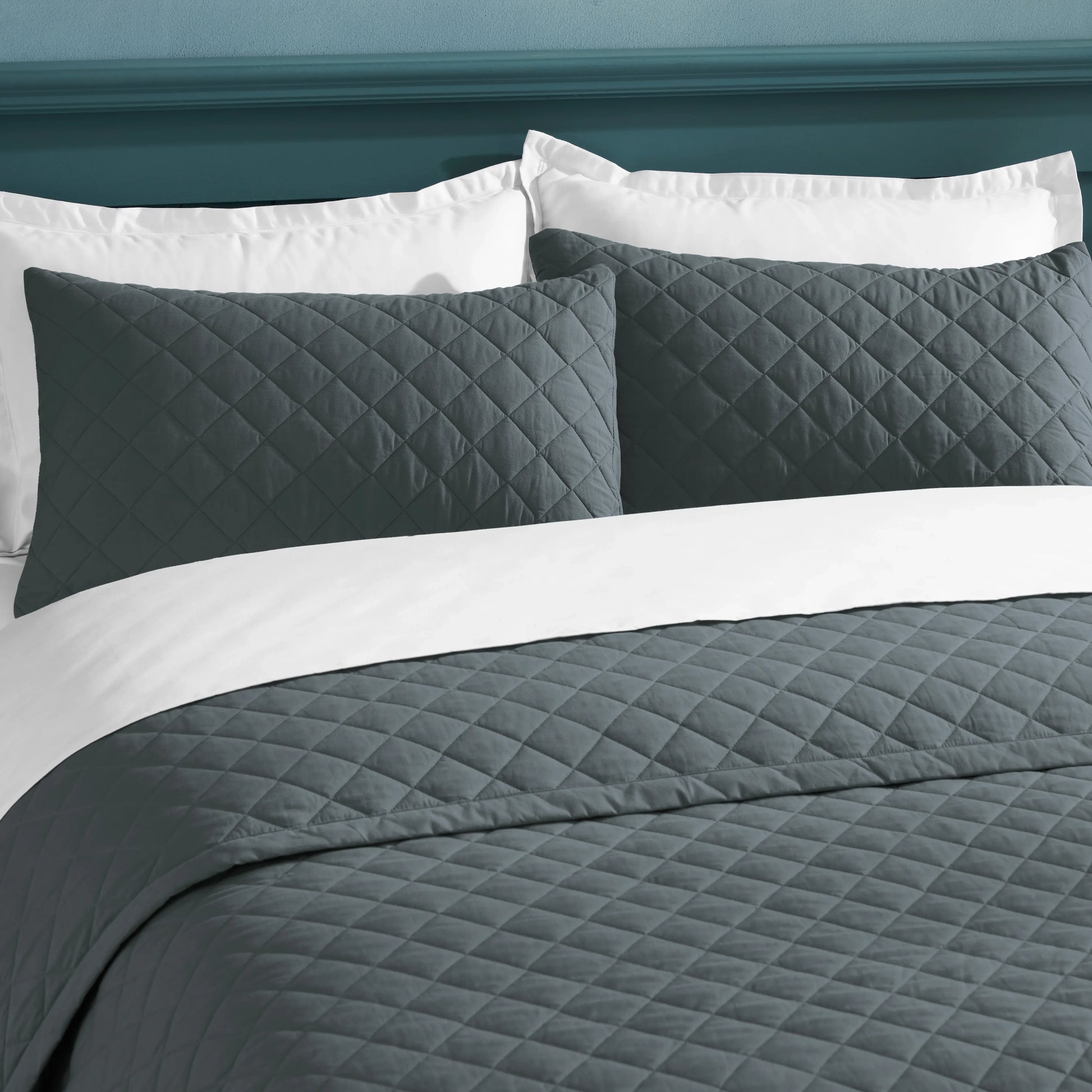 Nuvola | Luxurious Solid Dyed Diamond Quilted Cotton Bedcover Set Charcoal