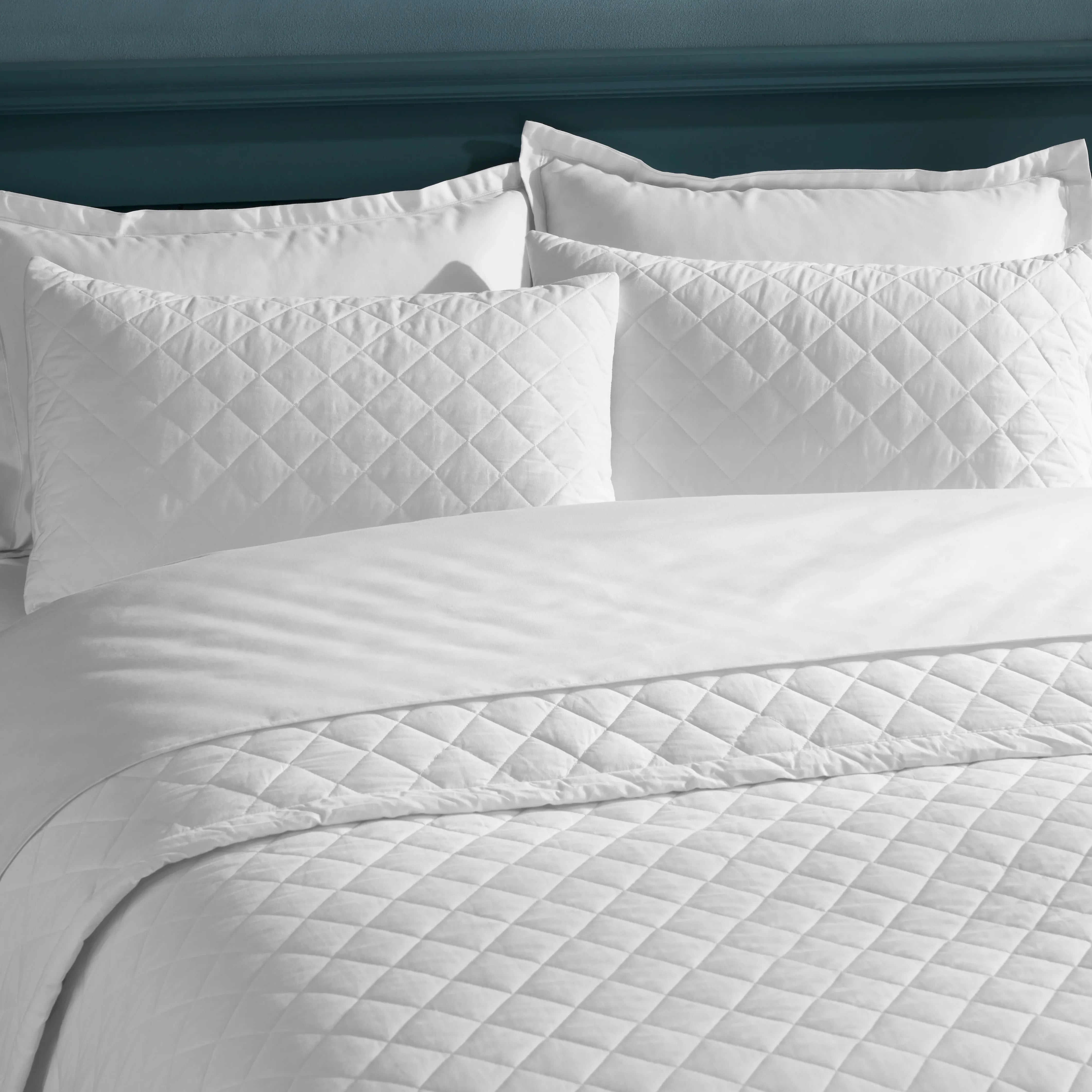 Nuvola | Luxurious Solid Dyed Diamond Quilted Cotton Bedcover Set Optical White