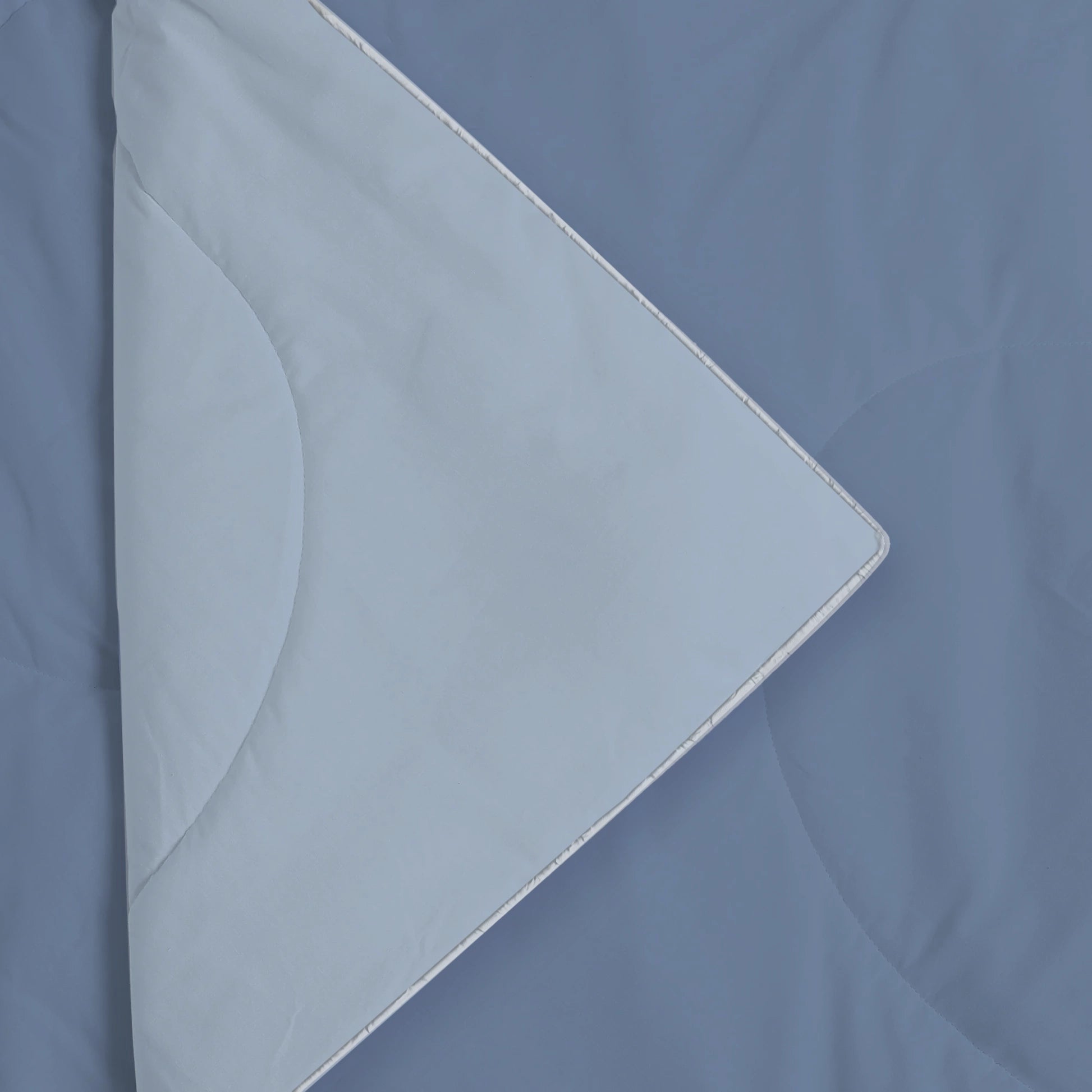 Plumelle | All Season 150 GSM Reversible Comforter - Infinity Blue Infinity Blue / King
