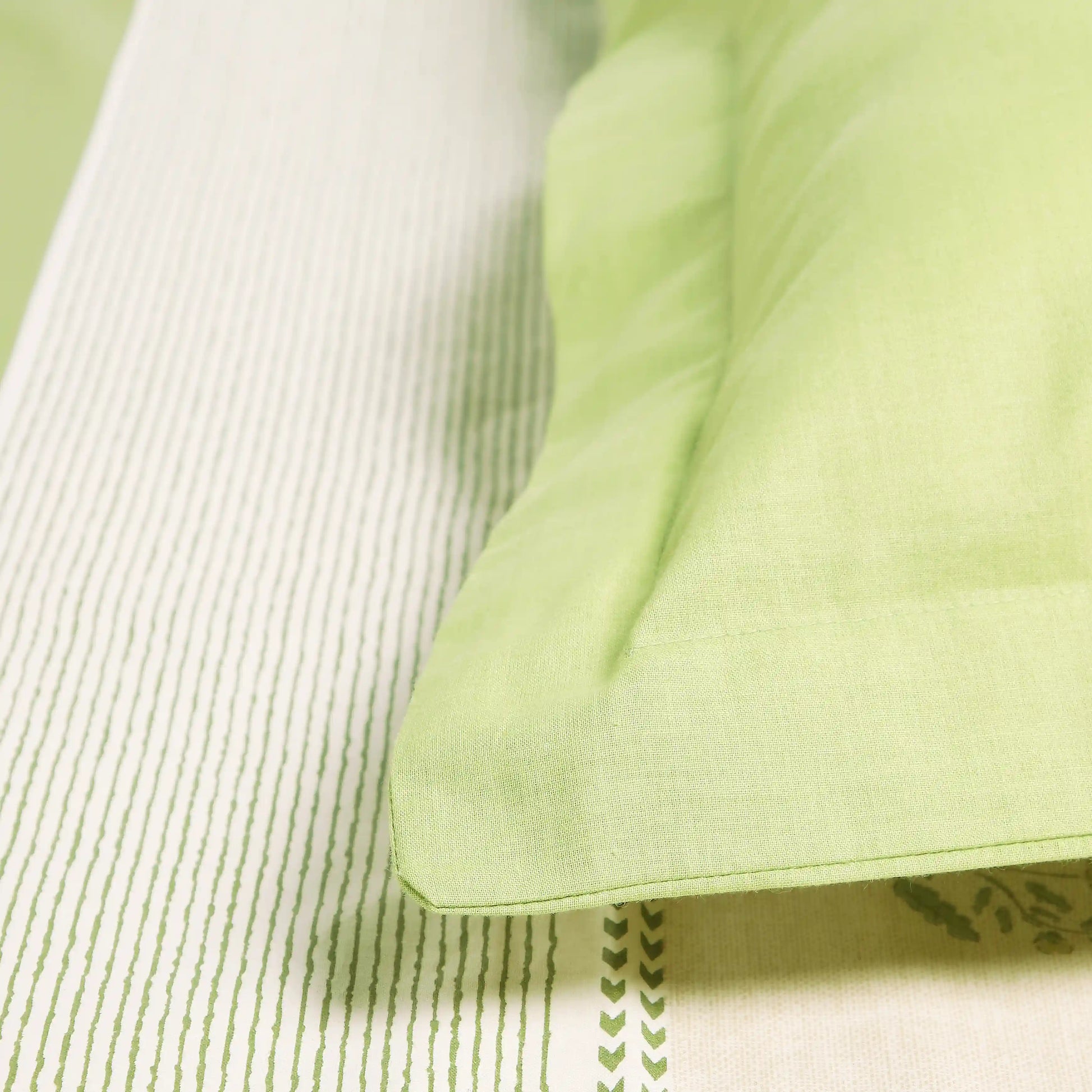 Chippa Lane | Contemporary Indian Print Design Cotton Bedsheet Set-Indian Moss Indian Moss / Super King