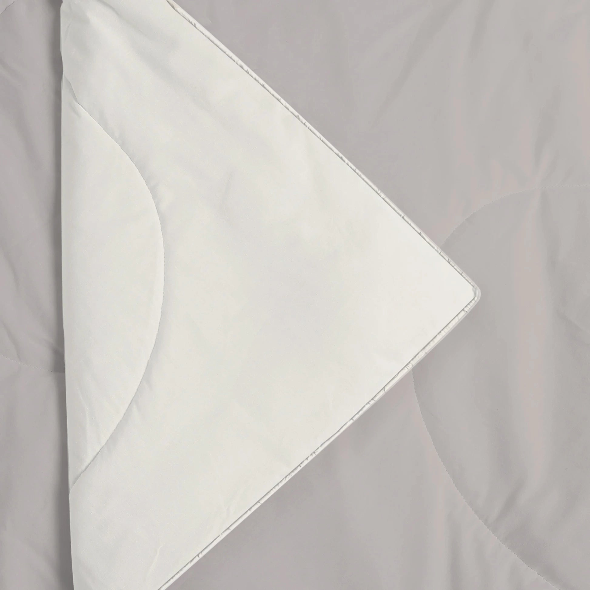 Plumelle | All Season 150 GSM Reversible Comforter - Pristine Dove Pristine Dove / King
