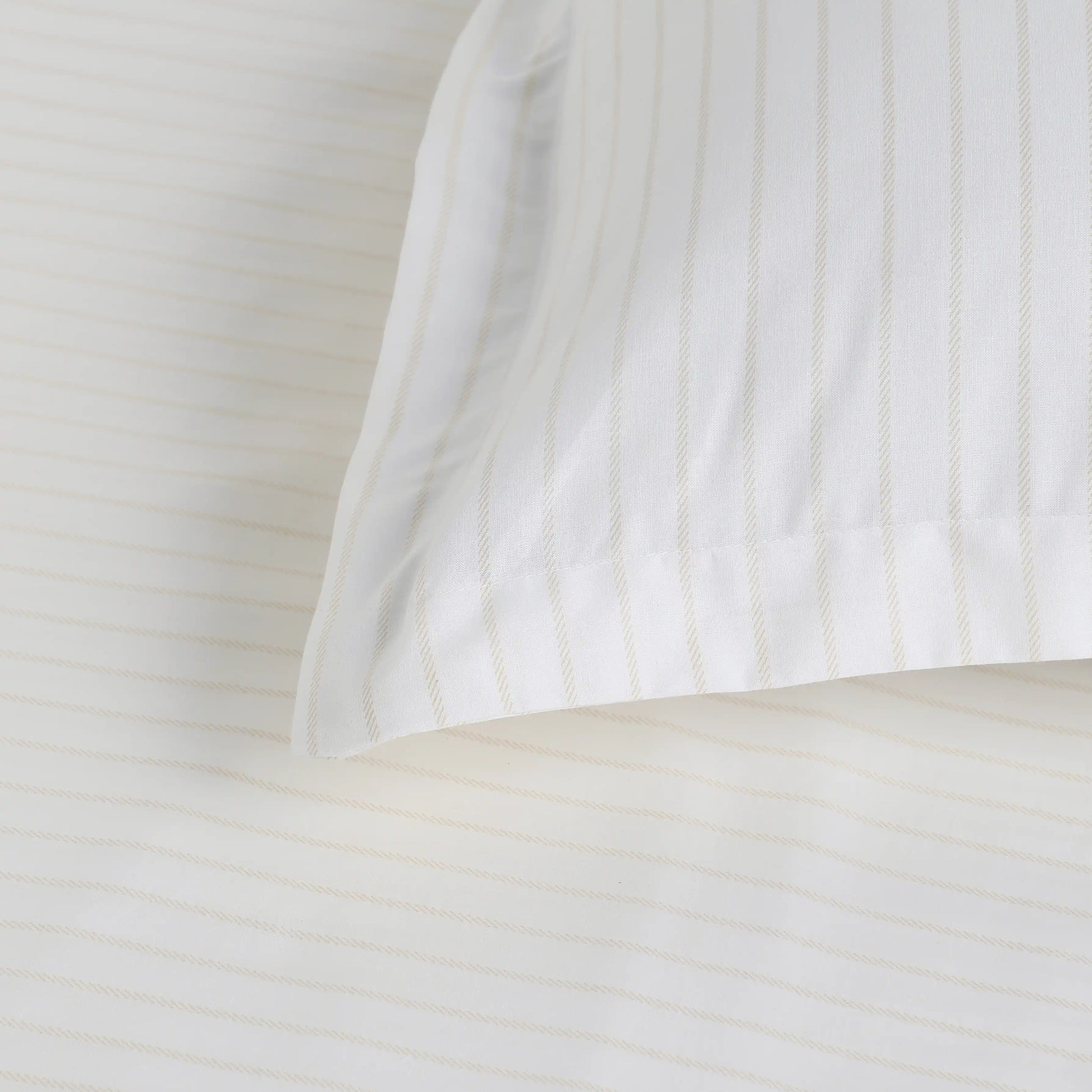 Bloomshire Classic | Everyday Charm Printed Cotton Fitted Sheet Set-Beige Beige / King