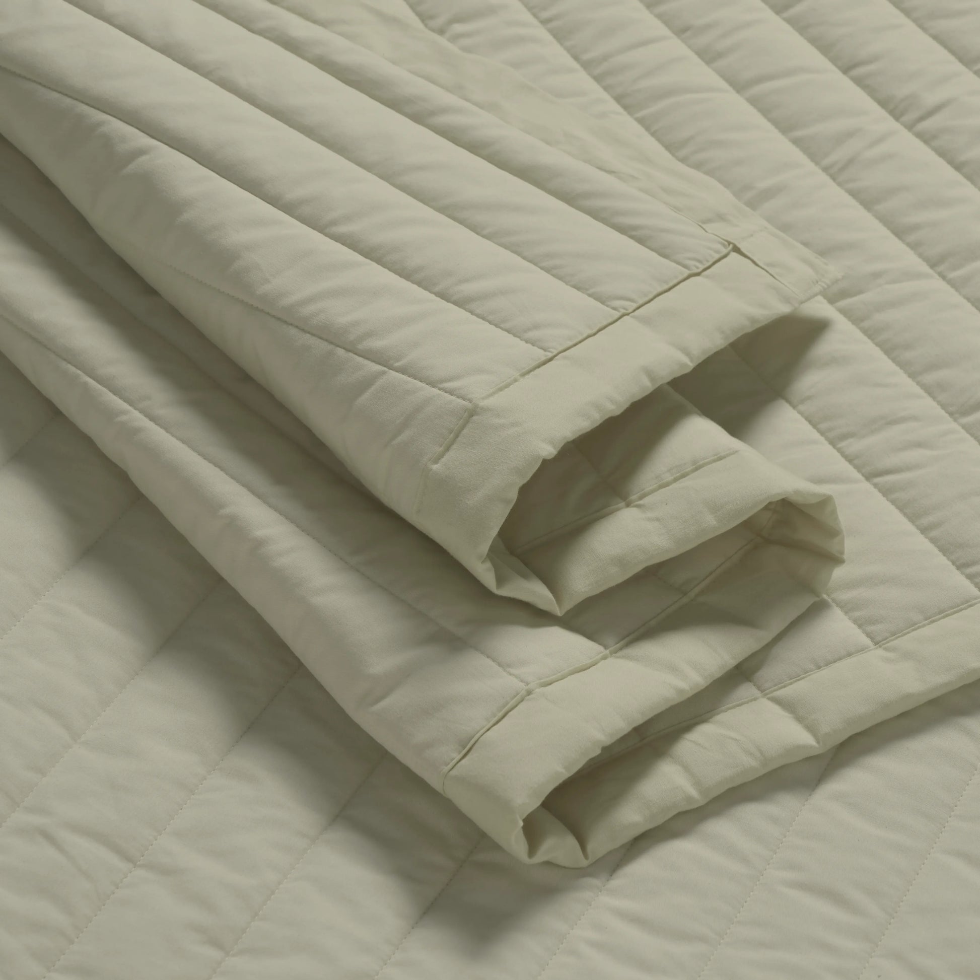 Nuvola | Luxurious Solid Dyed Straight Quilted Cotton Bedcover Set Linen