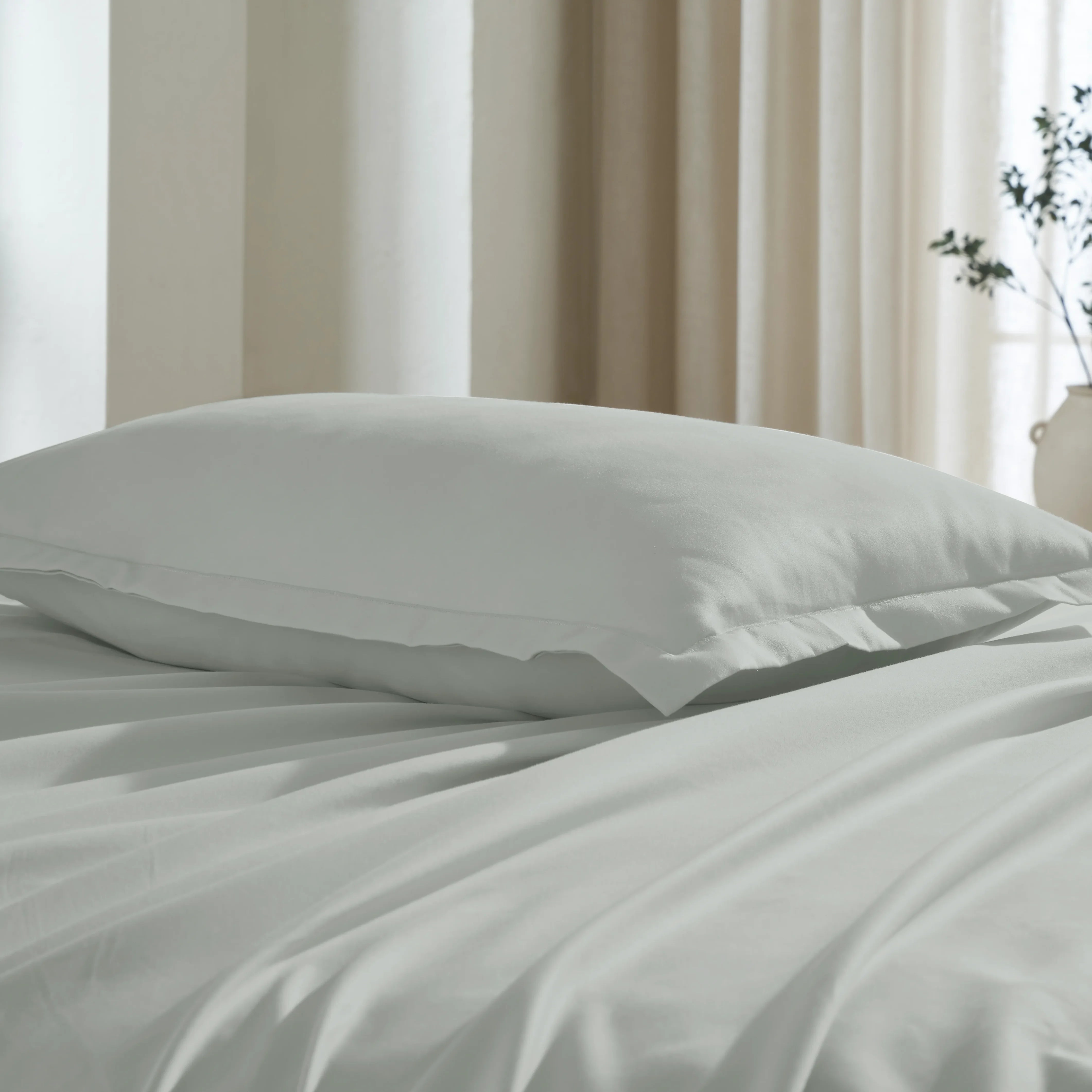 Pelushe | 800TC Long Staple Cotton Luxurious Super Soft Bedsheet Set | Pillow Cover with Merrow Hem Treatment Silver / Super King