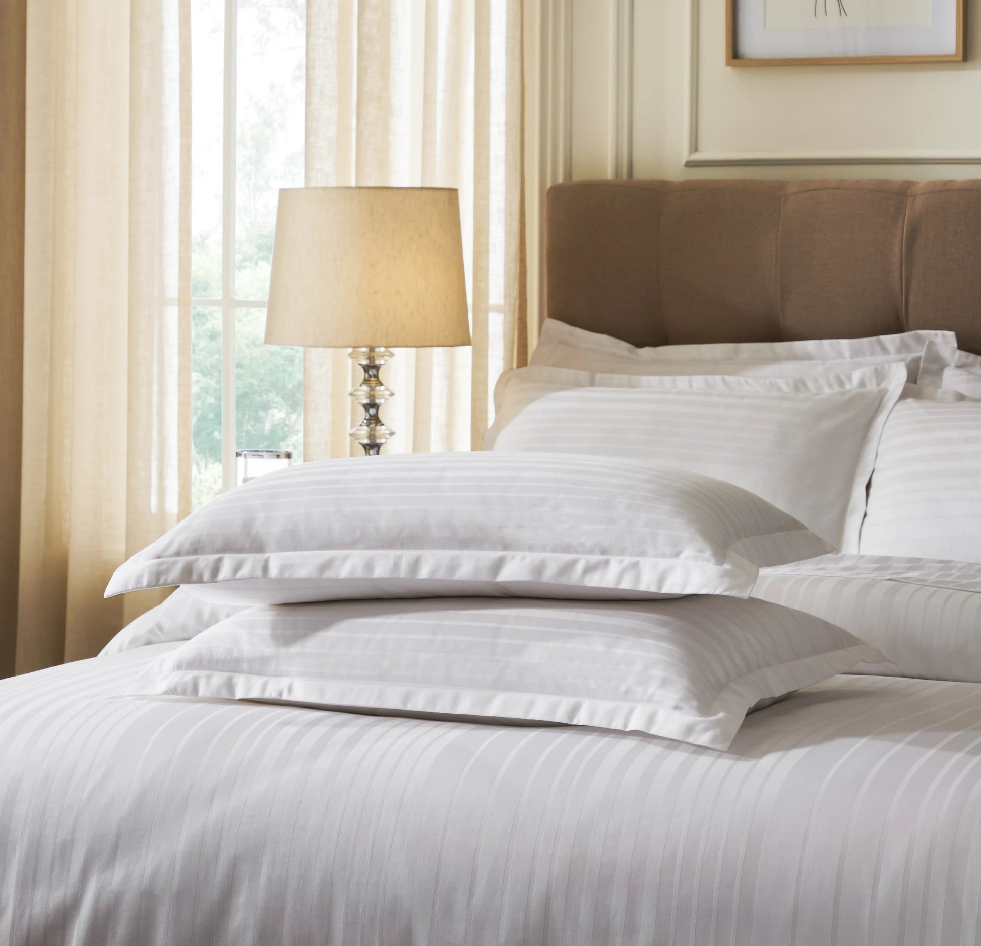 Seraya | 400TC Varigated Stripes Super Soft Bedsheet Set White / Super King