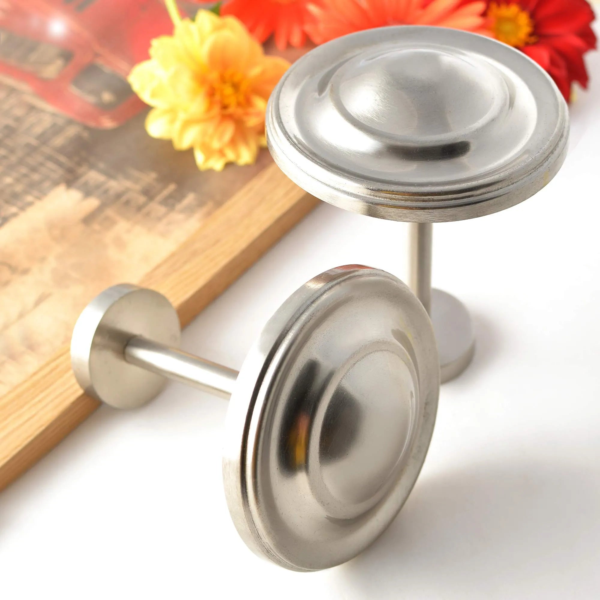 Hold Back Spin Medalion Satin Silver